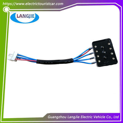 Un buen precio. Caja de fusibles de cinco cables para vehículos eléctricos de turismo de cuatro ruedas en línea