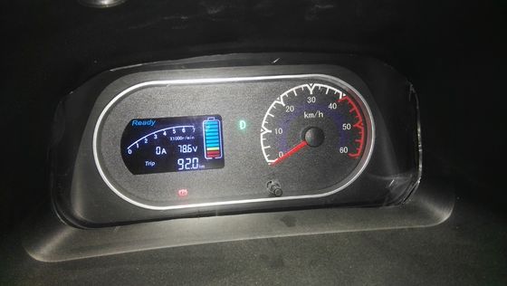 El coche patrulla eléctrico de poca velocidad 2+3 asienta rendimiento del carro de golf de 5 pasajeros alto